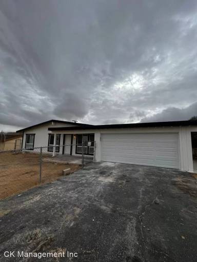 Main picture of 61639 Granada Dr