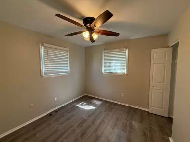Main picture of 15110 Lahser Rd