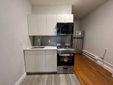 Main picture of 5902 Madison St