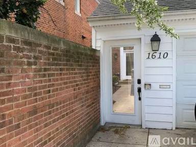 Main picture of 1624 N Larrabee St