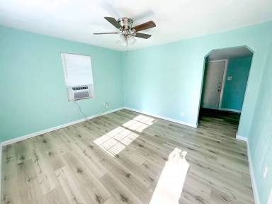 Main picture of 1104 N Mill St