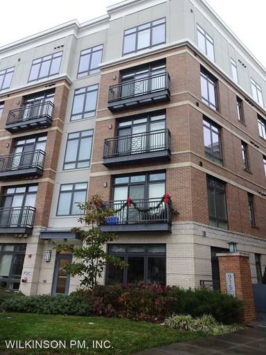 Main picture of 915 N Patrick St