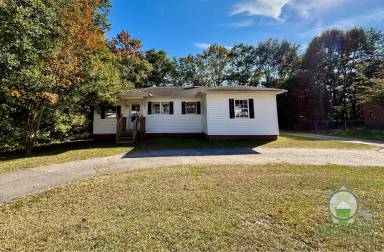 Main picture of 106 Hammond Ave
