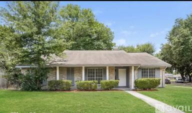 Main picture of 10302 Heather Hill Dr