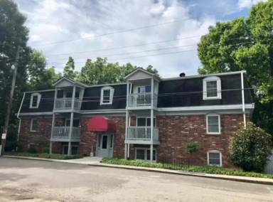 Main picture of 220 Pearson St