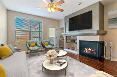 Main picture of 1747 N Pearl St
