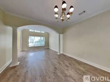 Main picture of 806 Oak Trail Dr