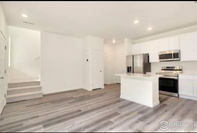 Main picture of 318 Cardinal St