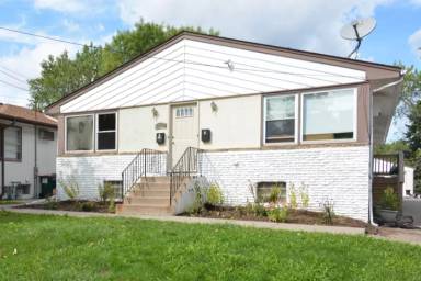 Main picture of 1739 37th Ave NE