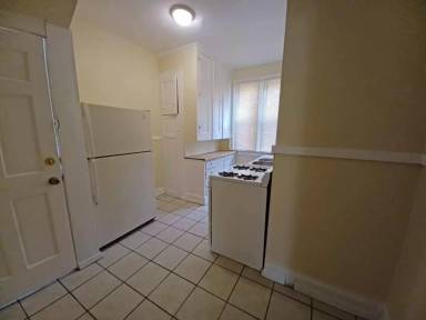 Main picture of 1002 Haskell Ave