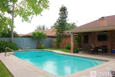 Main picture of 2121 Nightingale Ave