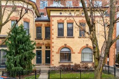Main picture of 34 W 4th Ave