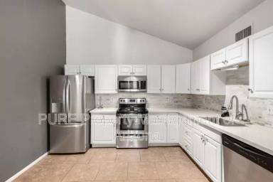 Main picture of 712 N Santa Barbara