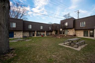 Main picture of 354 Locust St