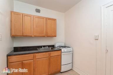 Main picture of 4829 N Damen Ave