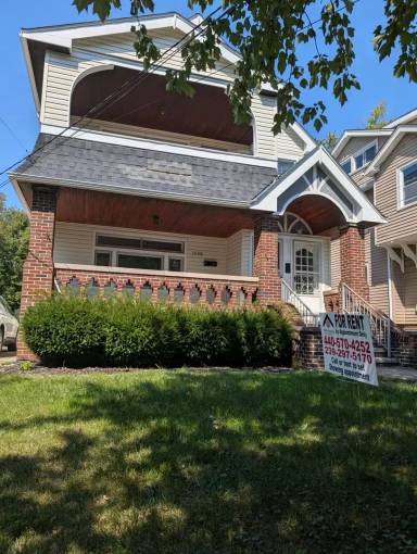 Main picture of 15316 Lydian Ave