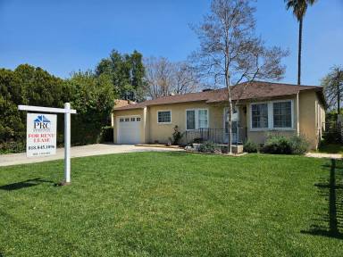 Main picture of 2048 N Kenwood St