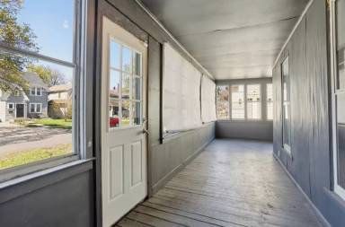 Main picture of 220 S Bond St