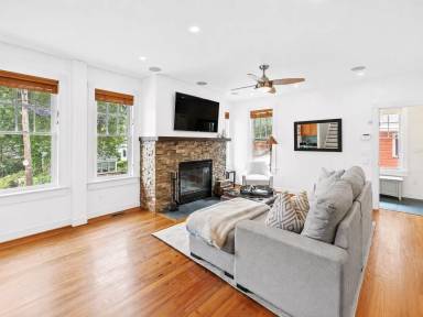 Main picture of 5213 Cathedral Ave NW