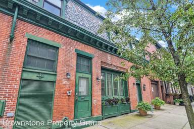 Main picture of 396 Waverly Ave