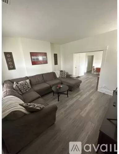 Main picture of 30 N Guilford Ave