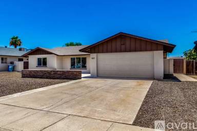 Main picture of 1621 E Fremont Dr