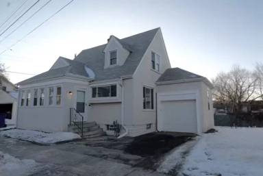 Main picture of 319 Earl St