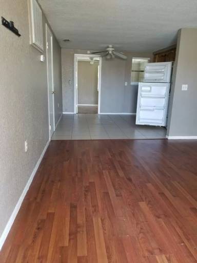 Main picture of 5352 Poinsettia Dr