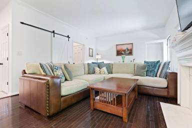 Main picture of 25 The Falls Dr