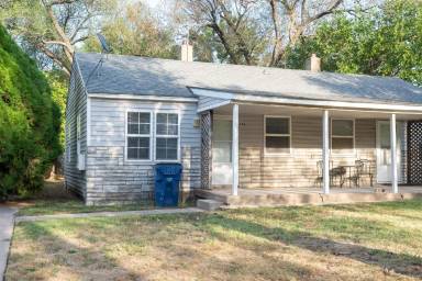 Main picture of 848 S Crestway St