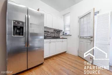 Main picture of 905 W Belmont Ave