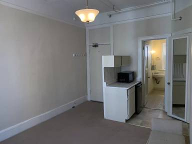 Main picture of Polk St Property