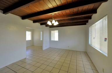 Main picture of 1441 N Country Club Rd