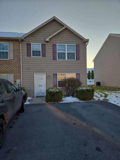 Main picture of 391 Lantern Ln