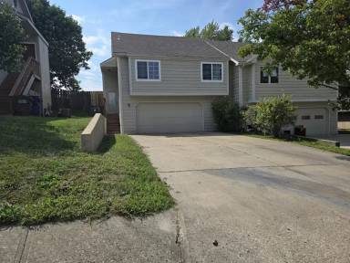 Main picture of 225 Glenview Dr