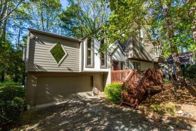 Main picture of 2744 Tritt Springs Dr NE