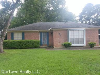 Main picture of 221 Townsend Dr