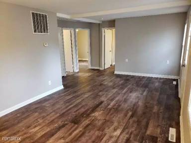 Main picture of 425 Denver Ave