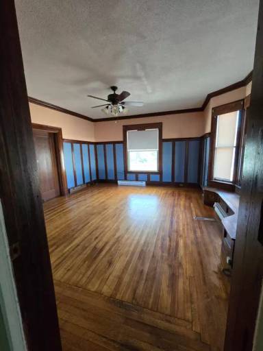 Main picture of 1505 N Main St