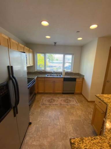Main picture of 998 W 8th Pl