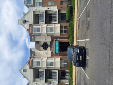 Main picture of 8951 Town Center Cir
