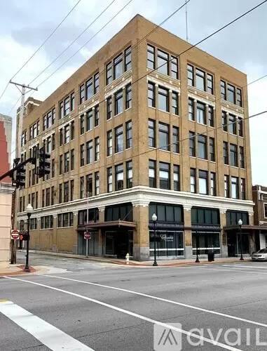 Main picture of 501 S Main St