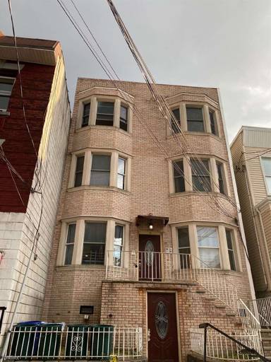 Main picture of 9 Graham St
