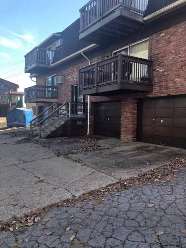 Main picture of 98 View St