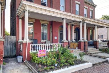 Main picture of 802 W Clay St