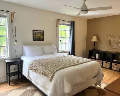 Main picture of 2860 Spring Villa Ln SE