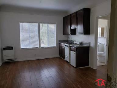 Main picture of 437 W 50th St