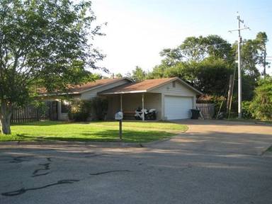 Main picture of 1100 Taurus Cir