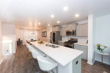 Main picture of 1 Neudearborn Townhome Sta