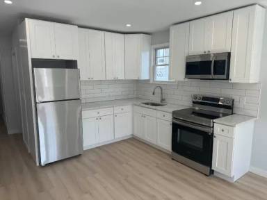 Main picture of 34 Bush Ave